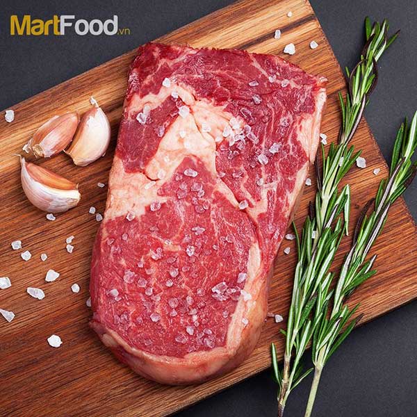 Miếng steak làm từ thăn lưng bò mềm mọng ngọt ngào